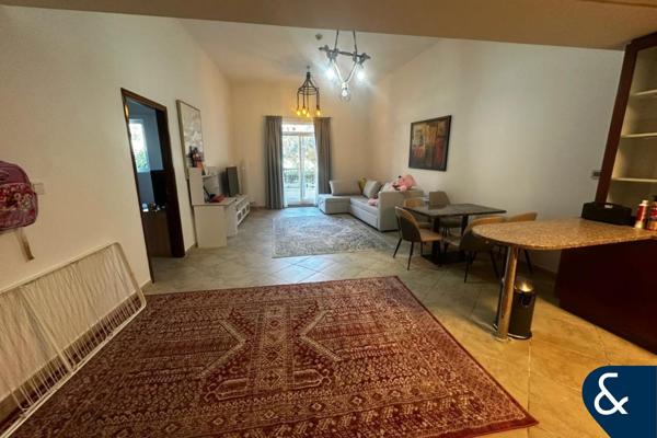 Spacious 1 Bedroom | Vacant | 1,047 Sq.Ft